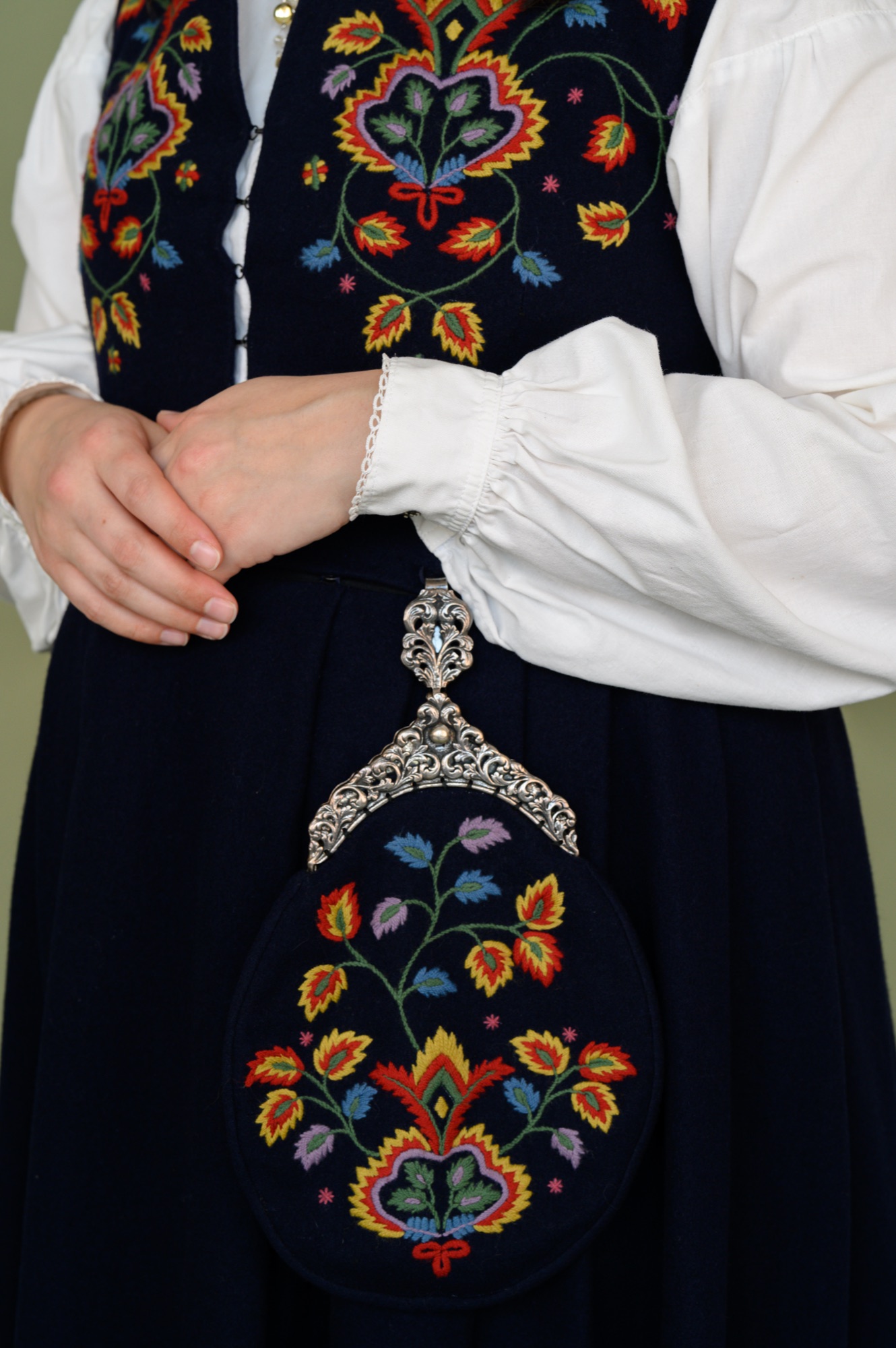 Detail of the silver brooch on Miranda Moen's Valdresbunad
