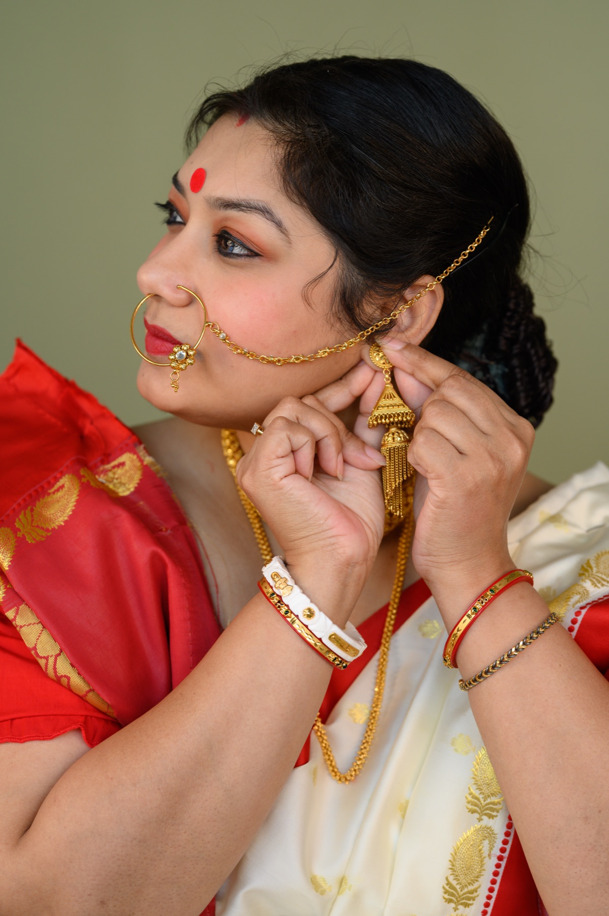 Portrait from Threads of Us
